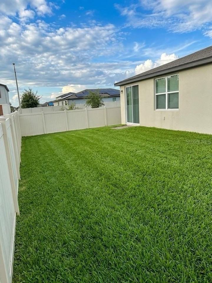 535 Tortugas St - Photo 4 of 27