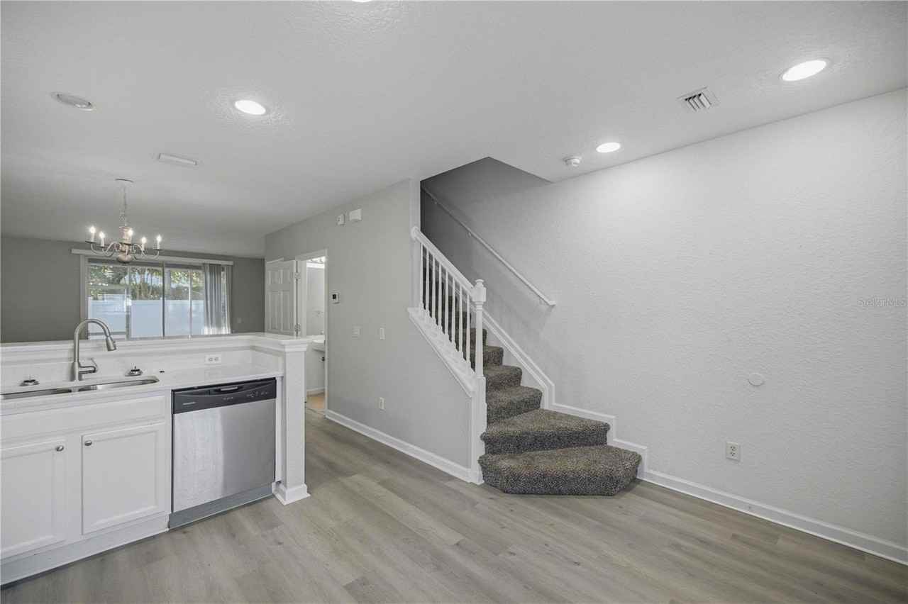 4439 Sw 49th Ave - Photo 4 of 31