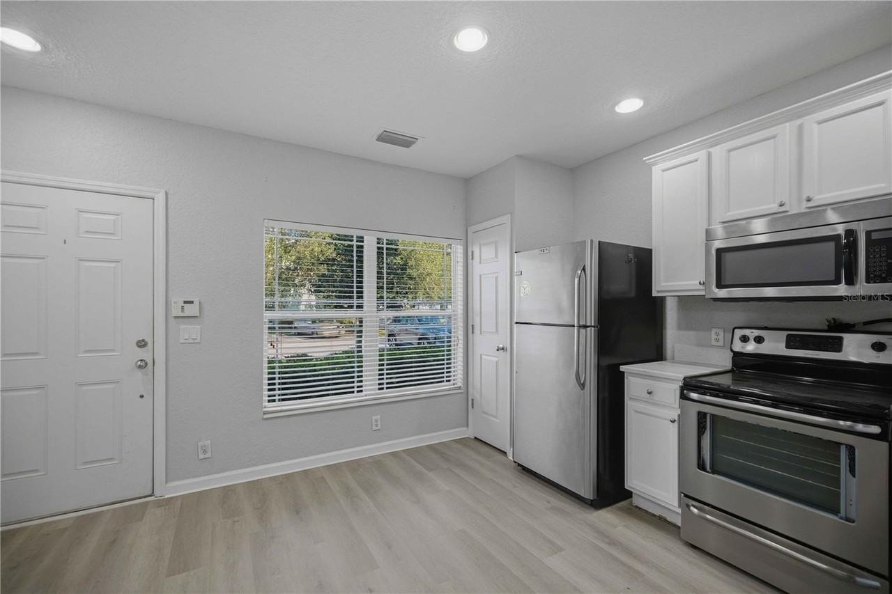 4439 Sw 49th Ave - Photo 5 of 31
