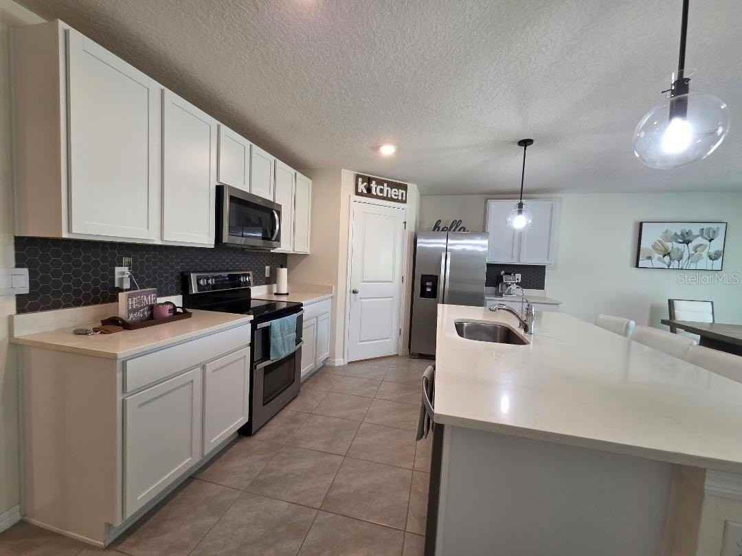4446 Bayridge Ct - Photo 4 of 19