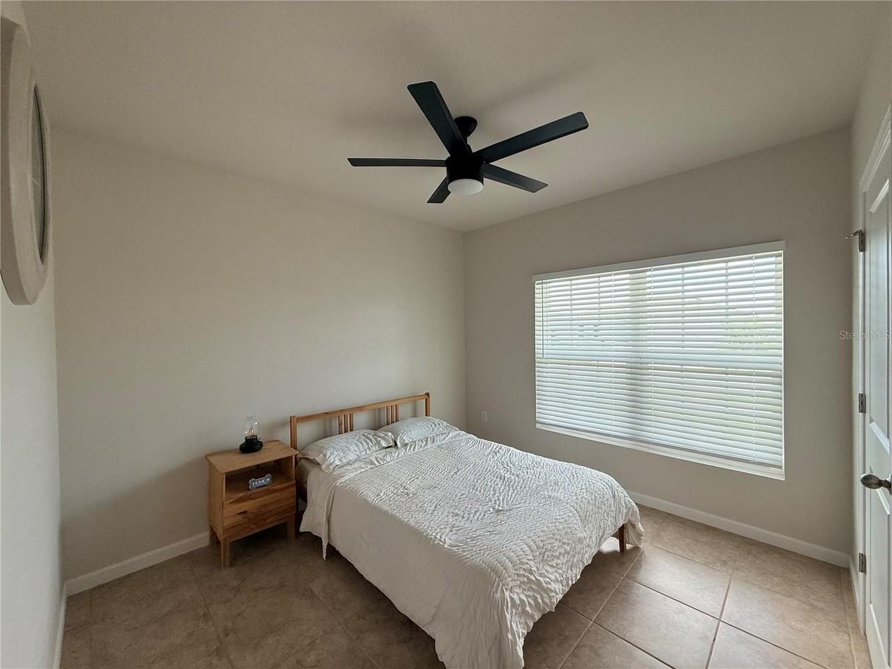 1169 Lexington Ln - Photo 4 of 20