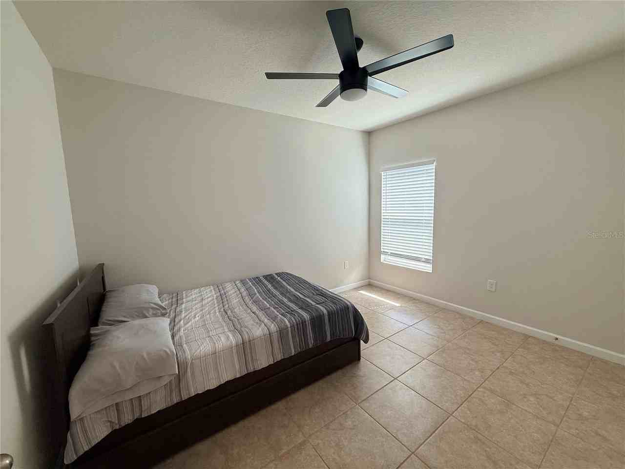 1169 Lexington Ln - Photo 6 of 20