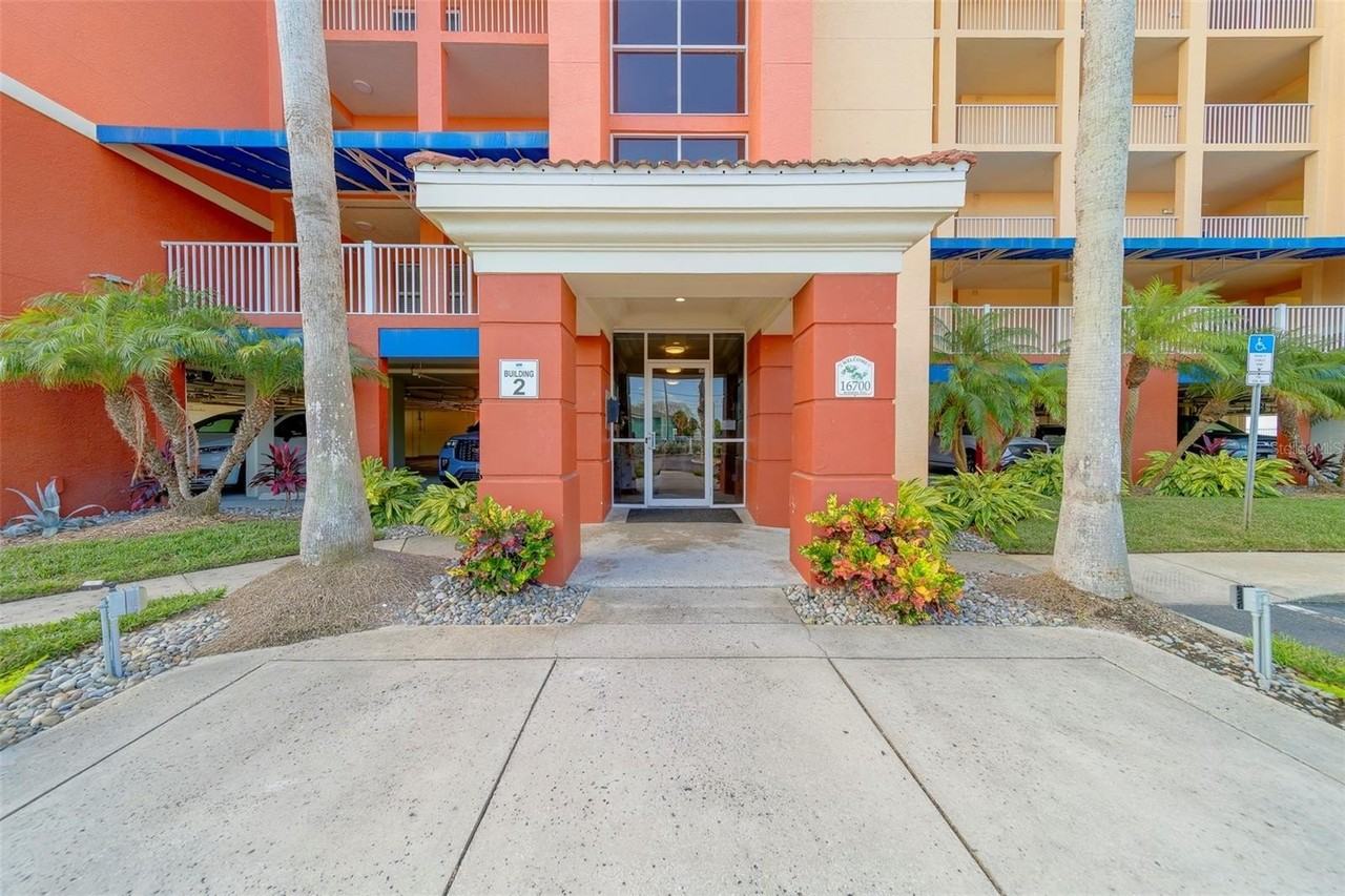 16700 Gulf Blvd #423 - Photo 3 of 50