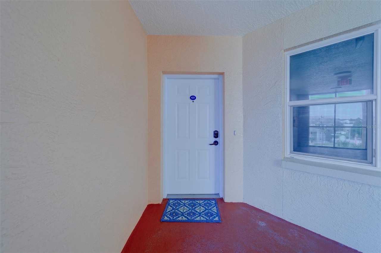 16700 Gulf Blvd #423 - Photo 4 of 50