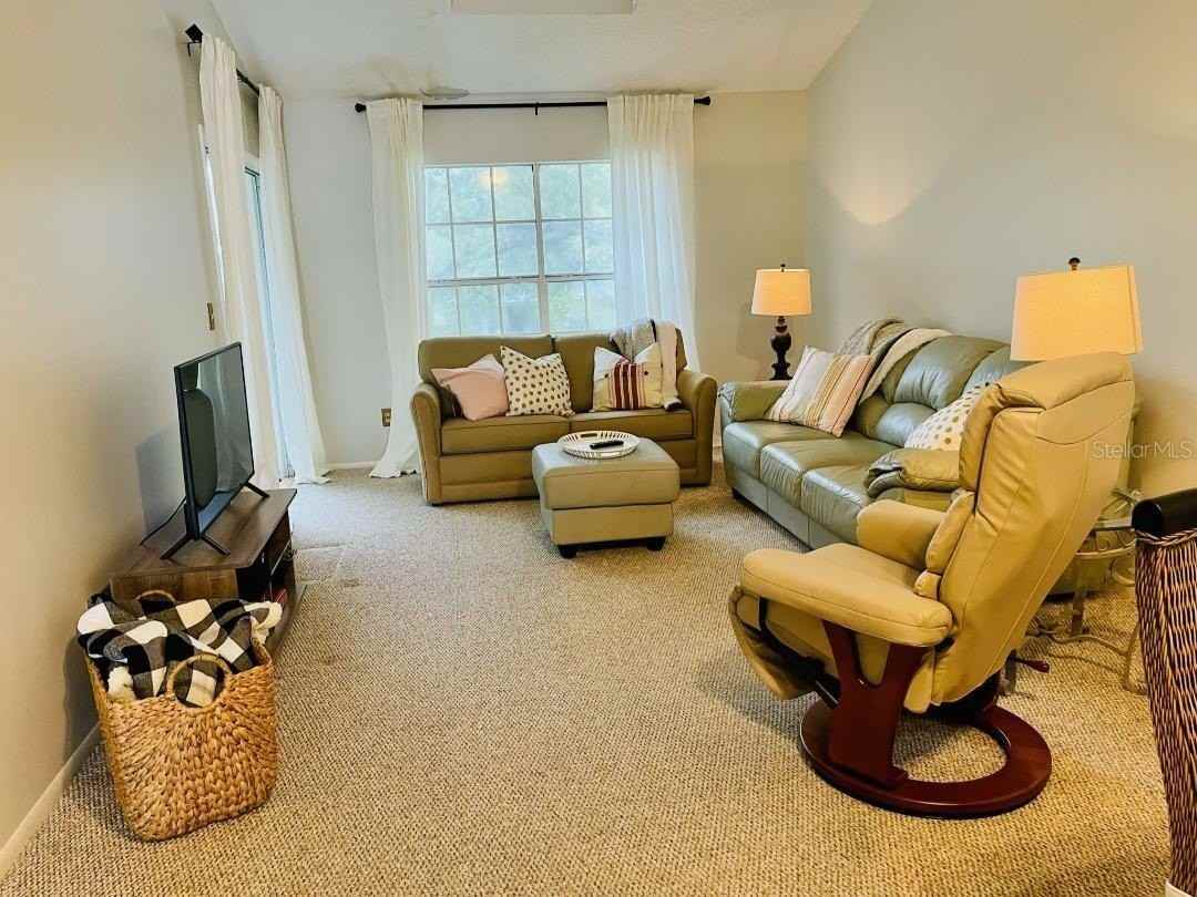 153 Sun Isle Cir - Photo 5 of 34
