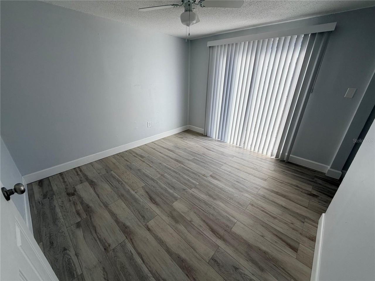 1101 E 140th Ave - Photo 6 of 7