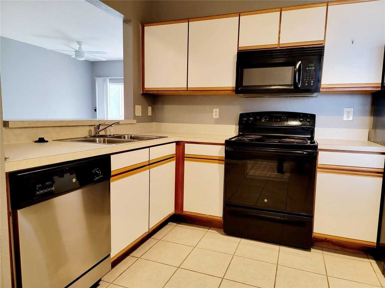 6410 Cypressdale Dr #201 - Photo 3 of 20