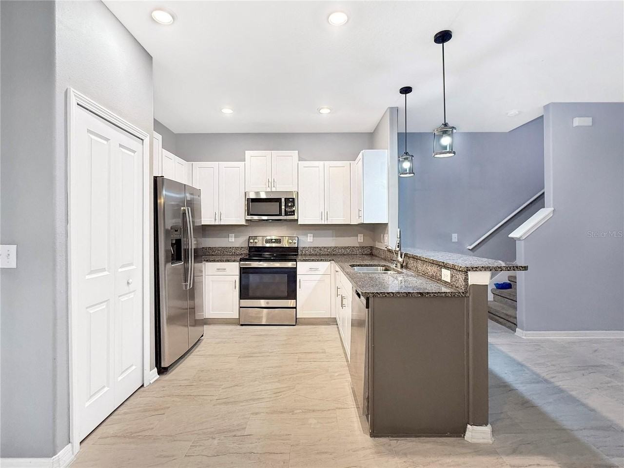 11920 Castine St - Photo 7 of 33