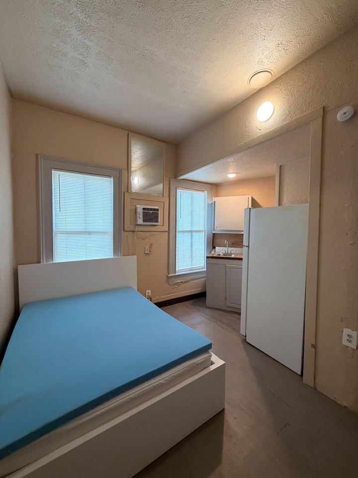 Grothe St - Photo 5 of 8