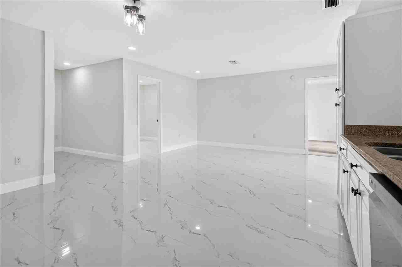 6747 Deer Pond Ln N - Photo 5 of 27