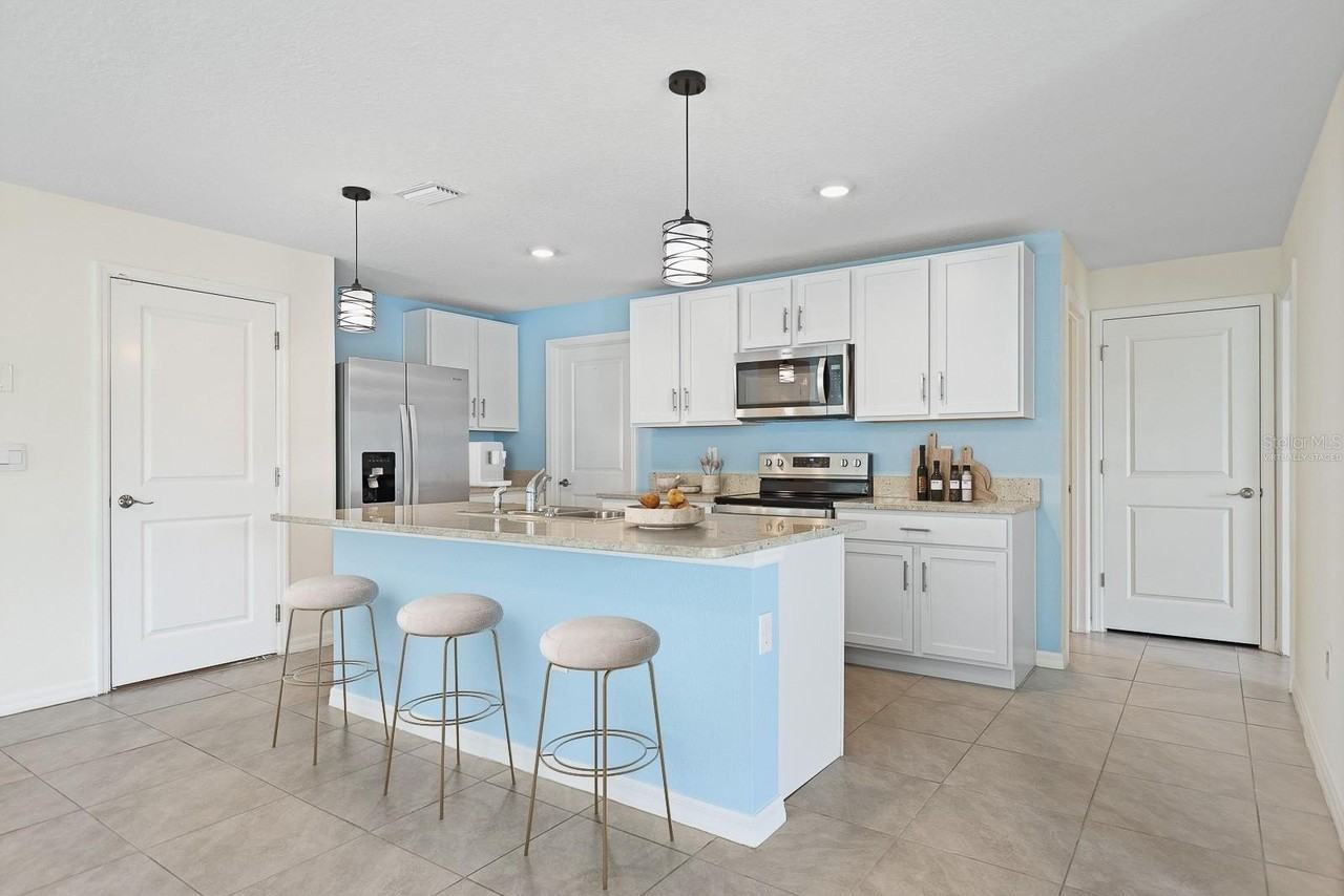 16555 Mosaic Oar Dr - Photo 5 of 39