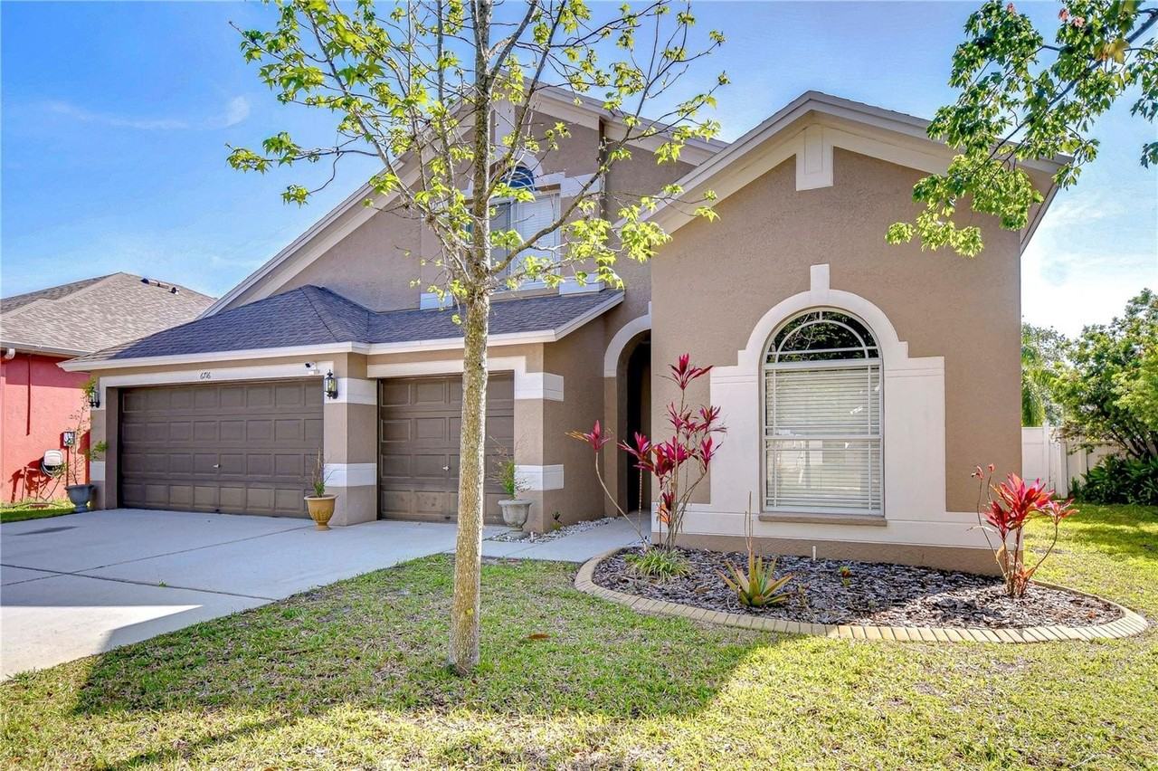 6716 Bluff Meadow Ct - Photo 2 of 50