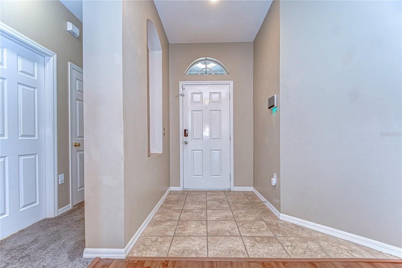 6716 Bluff Meadow Ct - Photo 7 of 50