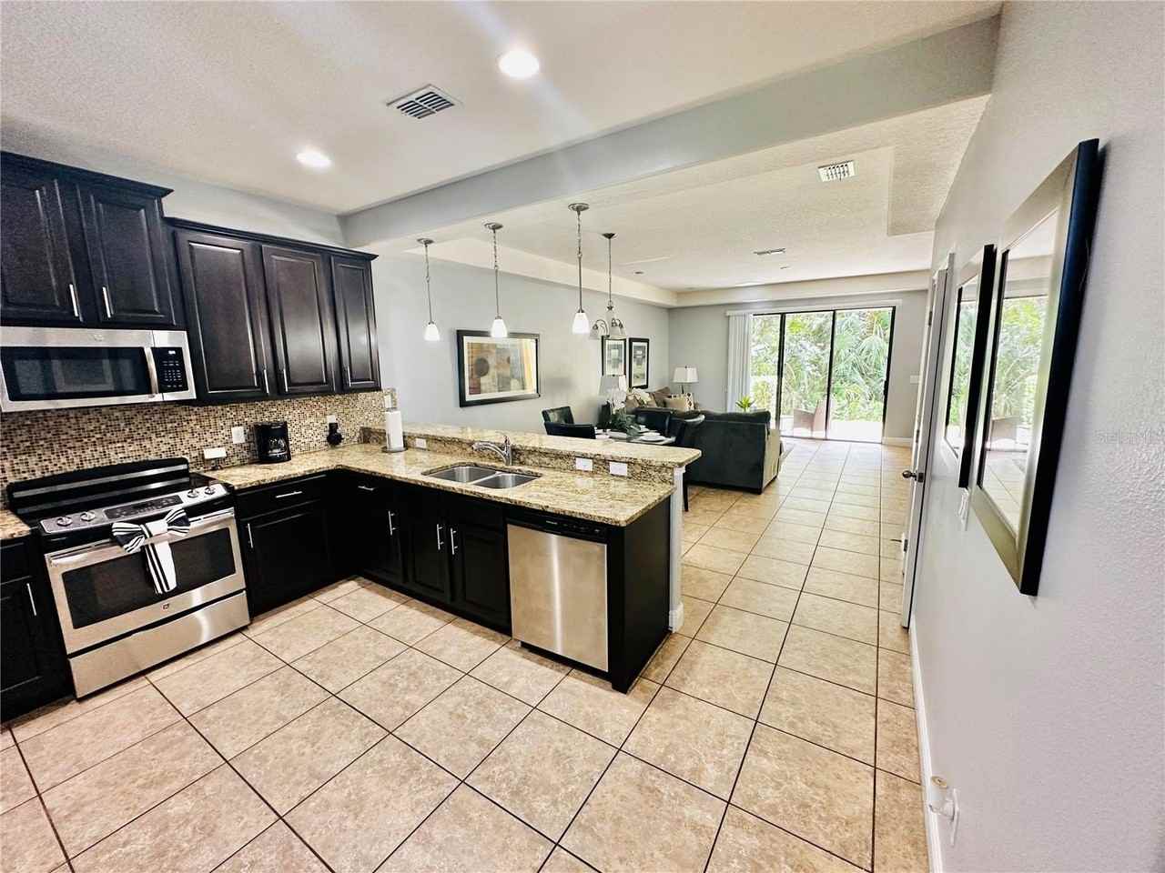 8157 Roseville Blvd - Photo 5 of 21