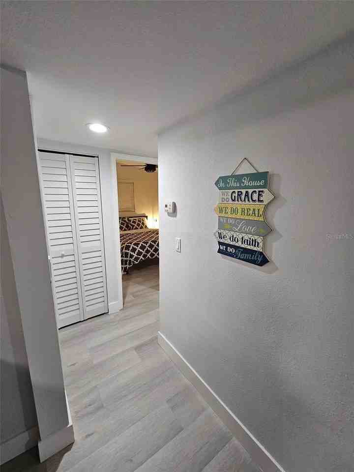1953 W Skyline Dr - Photo 3 of 12
