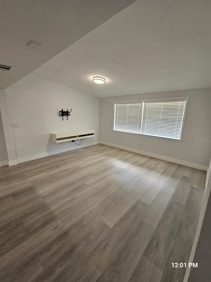 1953 W Skyline Dr - Photo 6 of 12