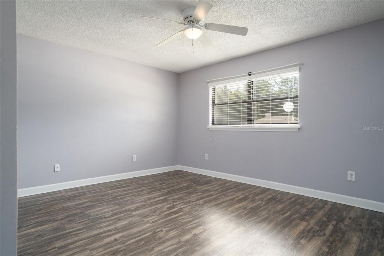 437 E Oakwood Ave - Photo 7 of 20