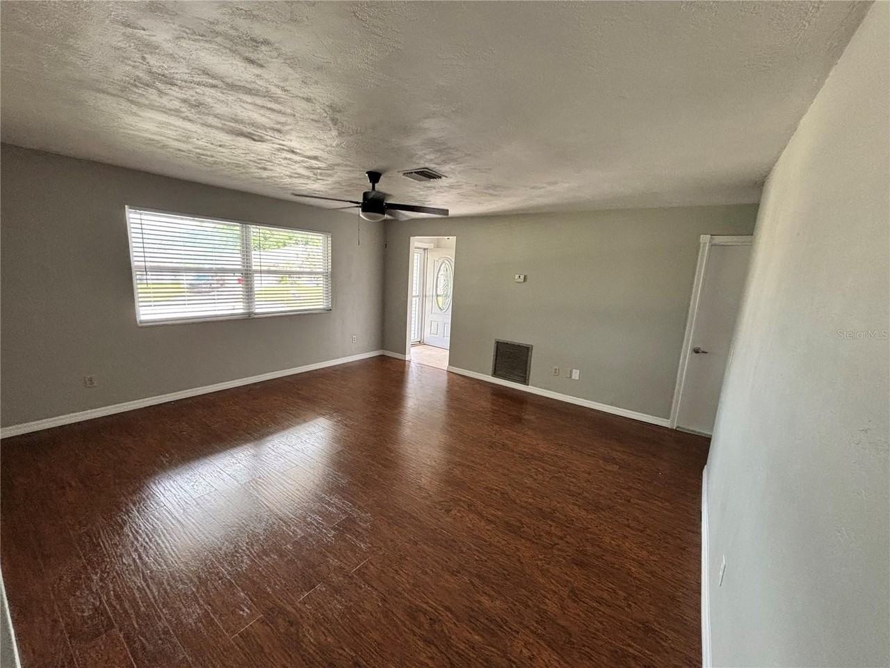 1187 Malone Ct - Photo 3 of 20