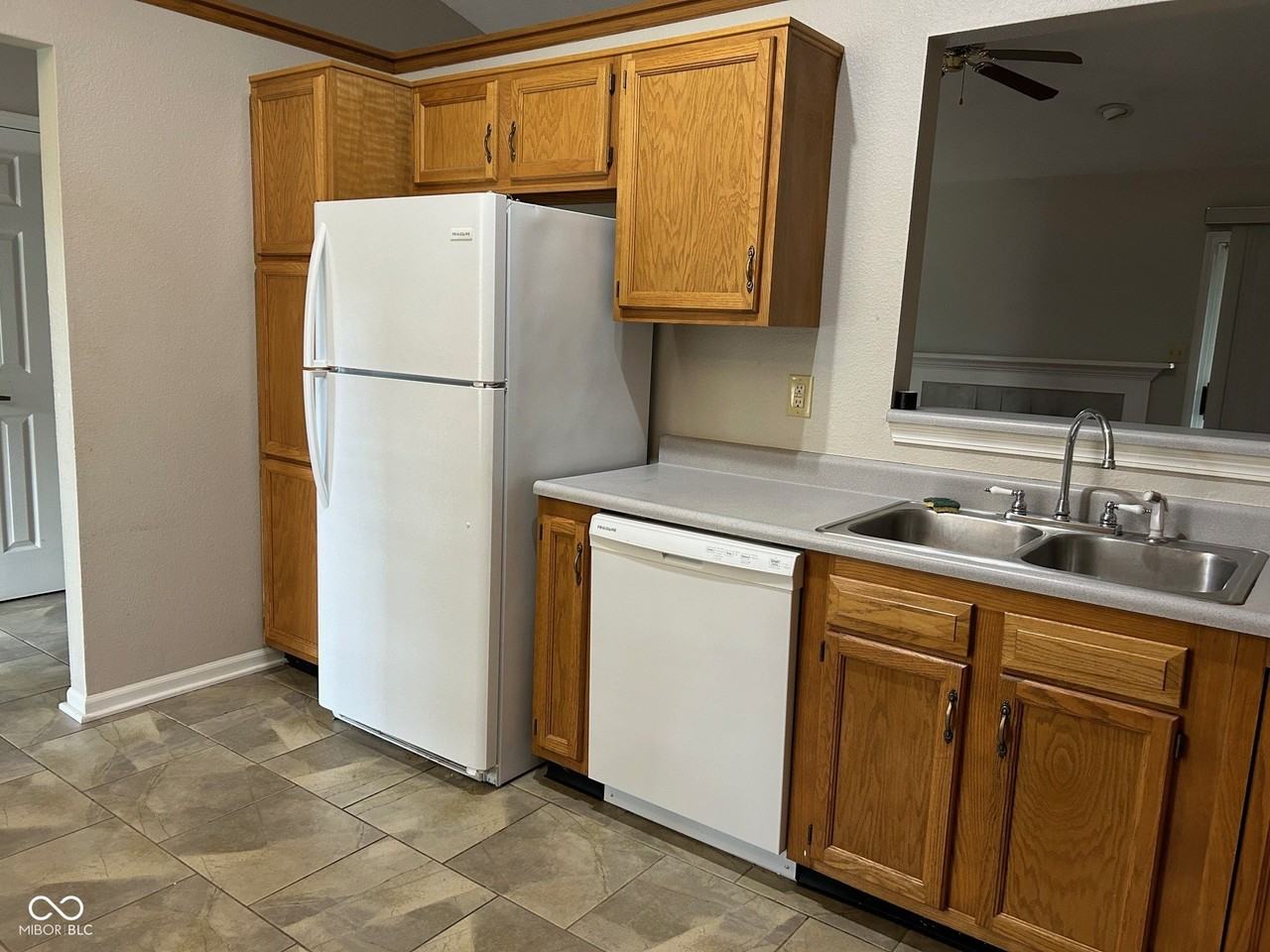 12858 Longleaf Ln - Photo 4 of 9