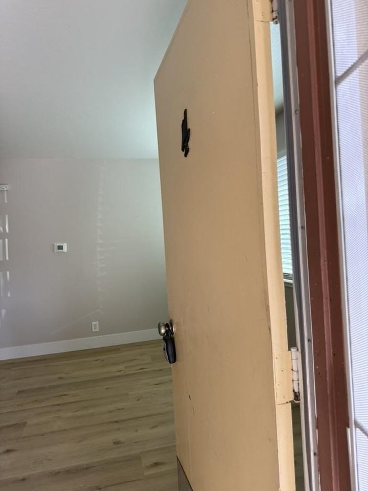 330 S Willard Ave - Photo 4 of 26