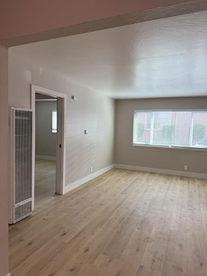 330 S Willard Ave - Photo 5 of 26