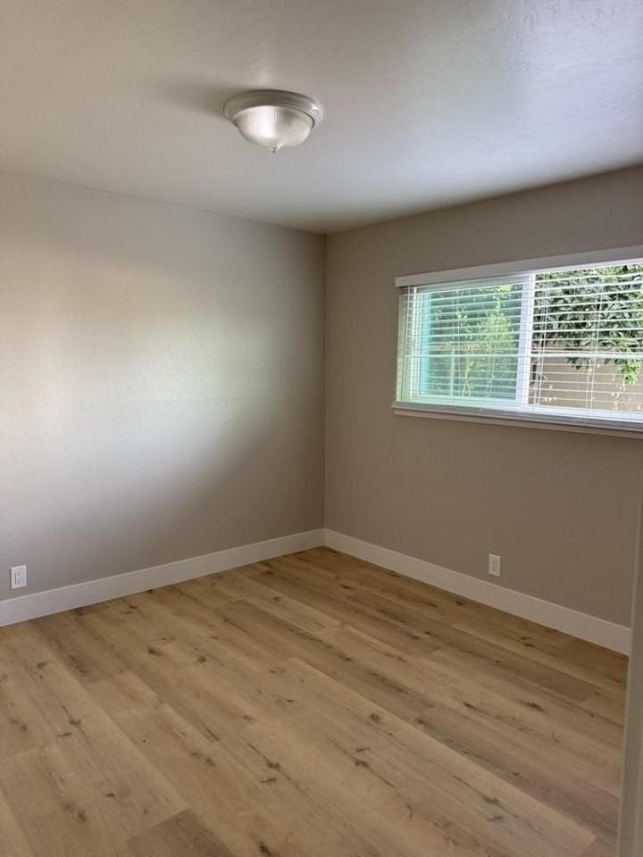 330 S Willard Ave - Photo 6 of 26