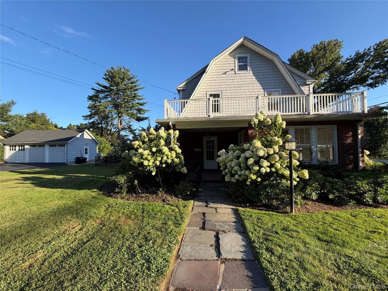 160 W Neck Rd - Photo 2 of 8