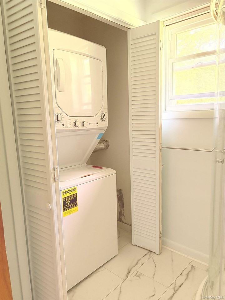 154 N Washington St #3 - Photo 6 of 15