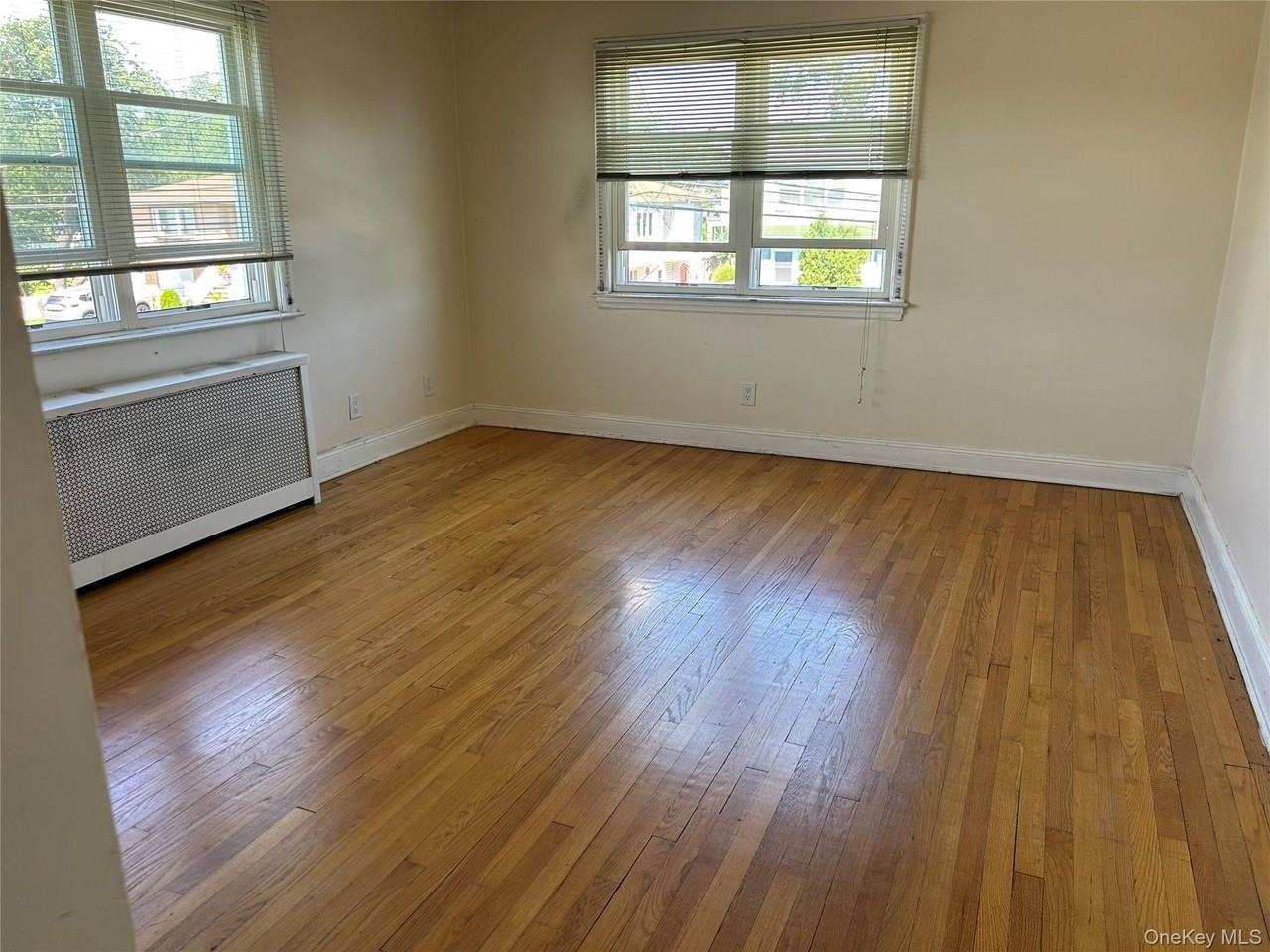 149 N Broome Ave - Photo 3 of 6
