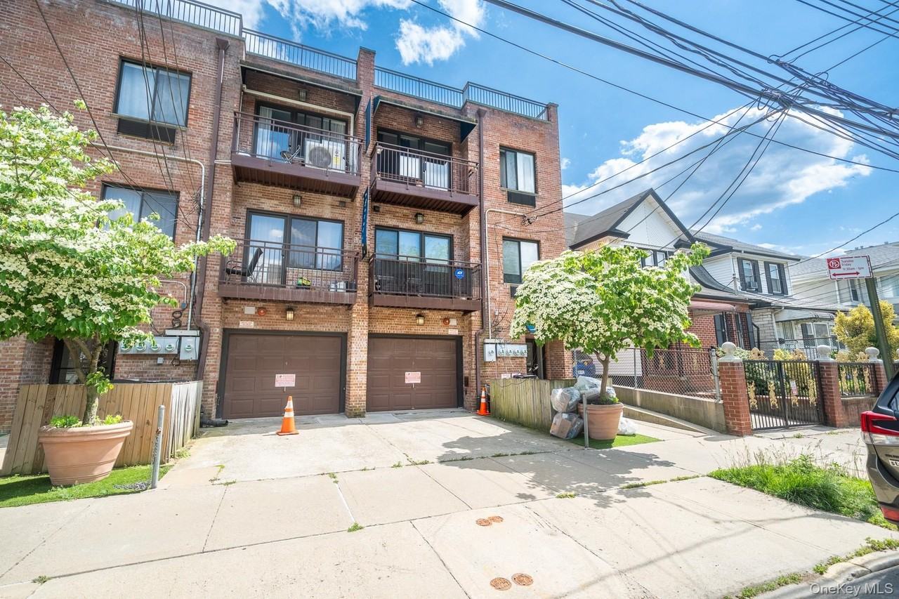 17524 89th Ave #C - Photo 2 of 24