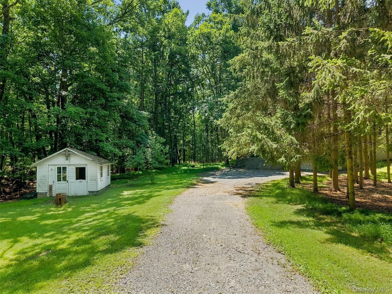 131 Hill Rd - Photo 5 of 25
