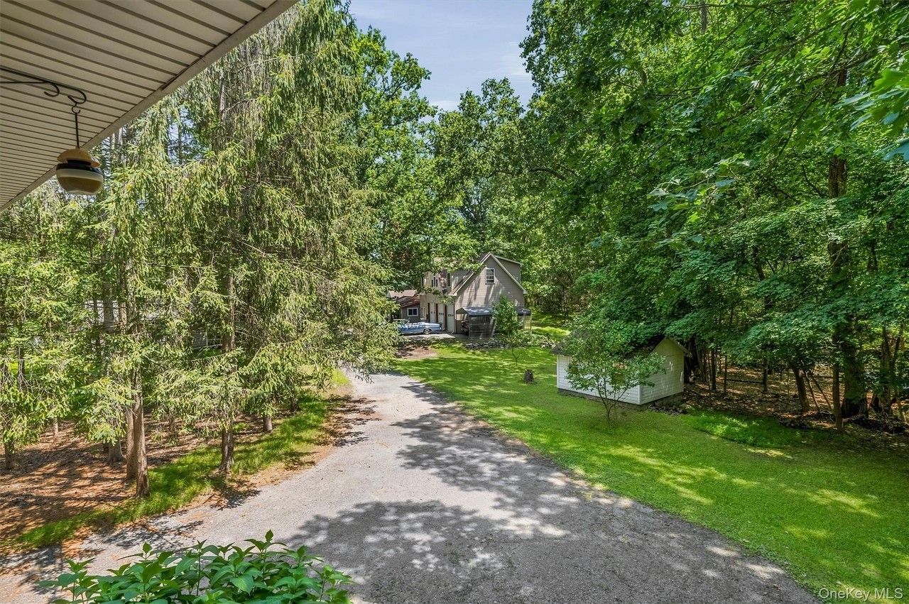 131 Hill Rd - Photo 7 of 25