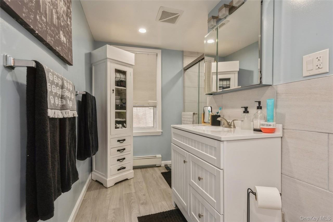 51 Spring St #C - Photo 3 of 10