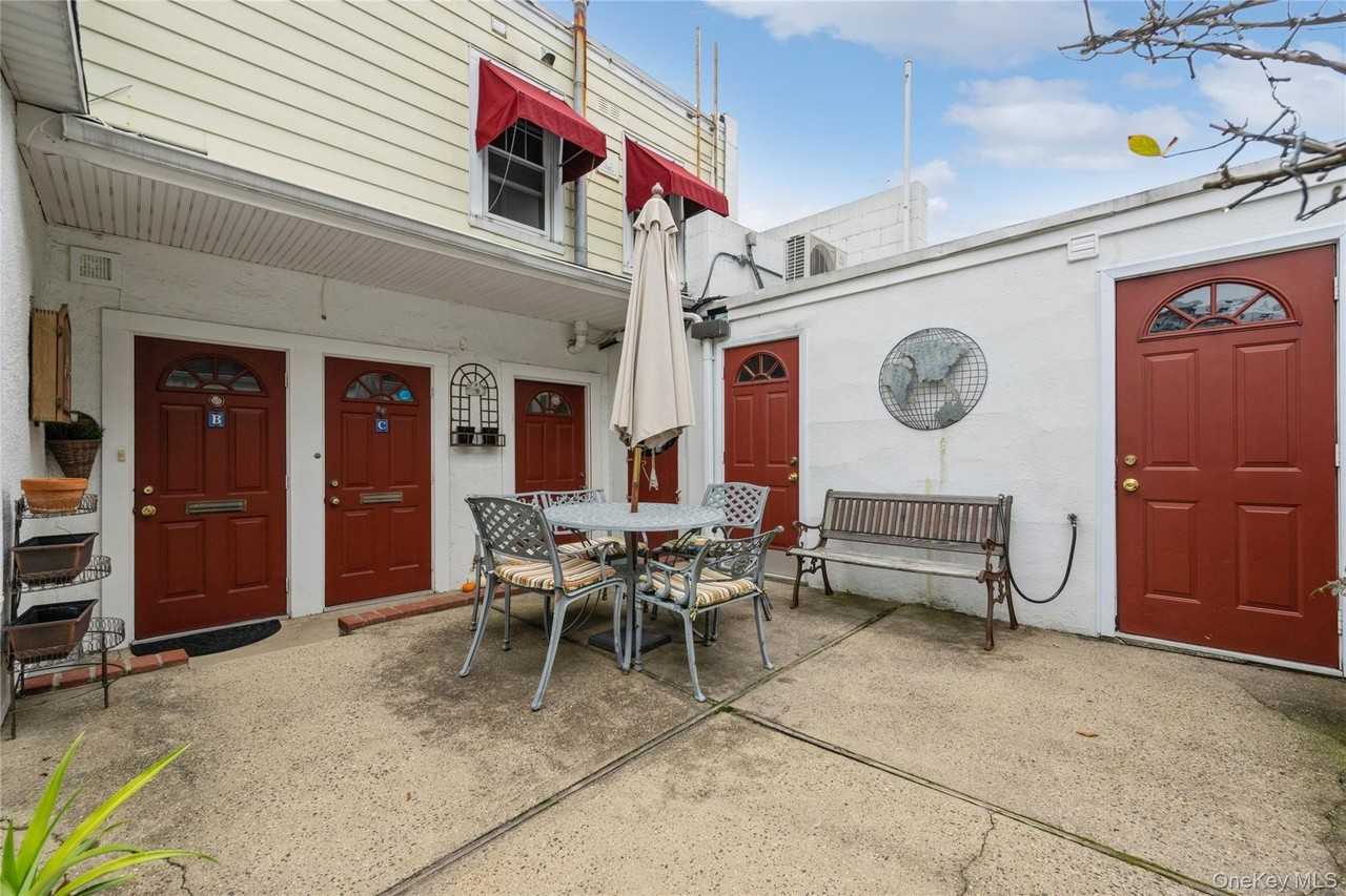 51 Spring St #C - Photo 6 of 10