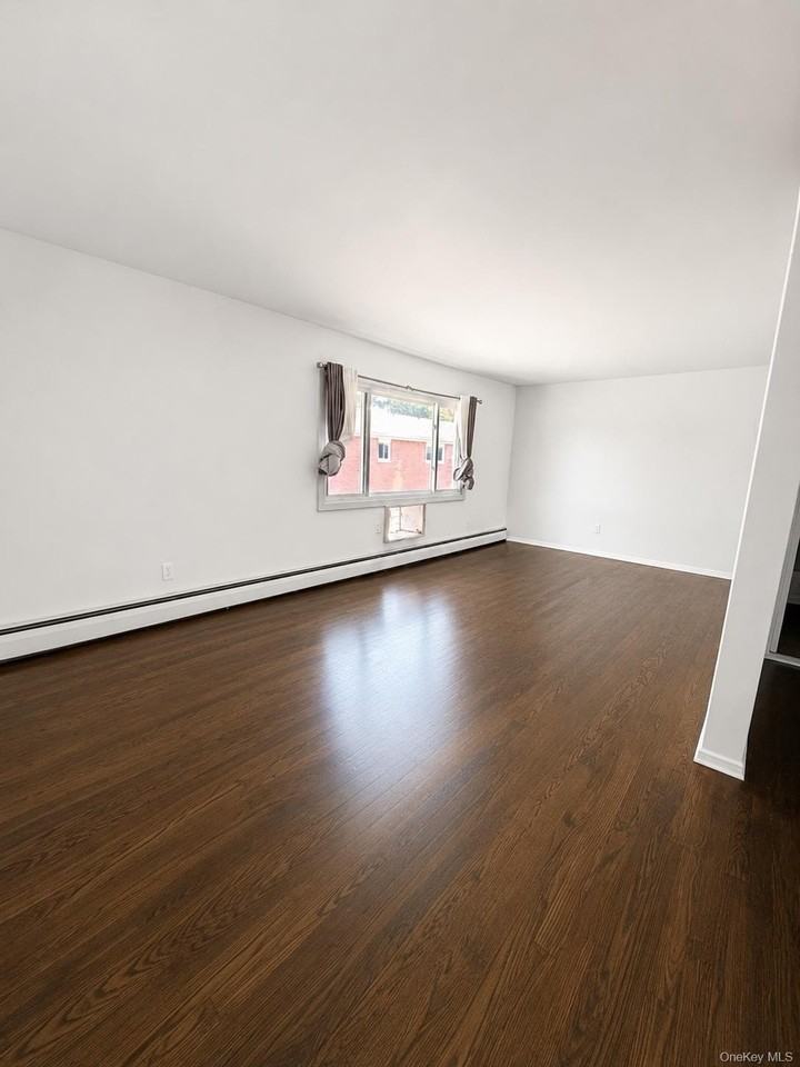 633 Wellwood Ave #A3 - Photo 2 of 4