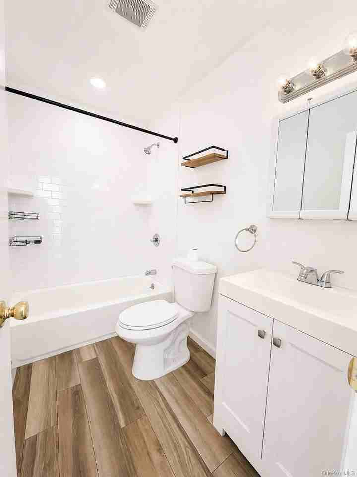 633 Wellwood Ave #A3 - Photo 4 of 4