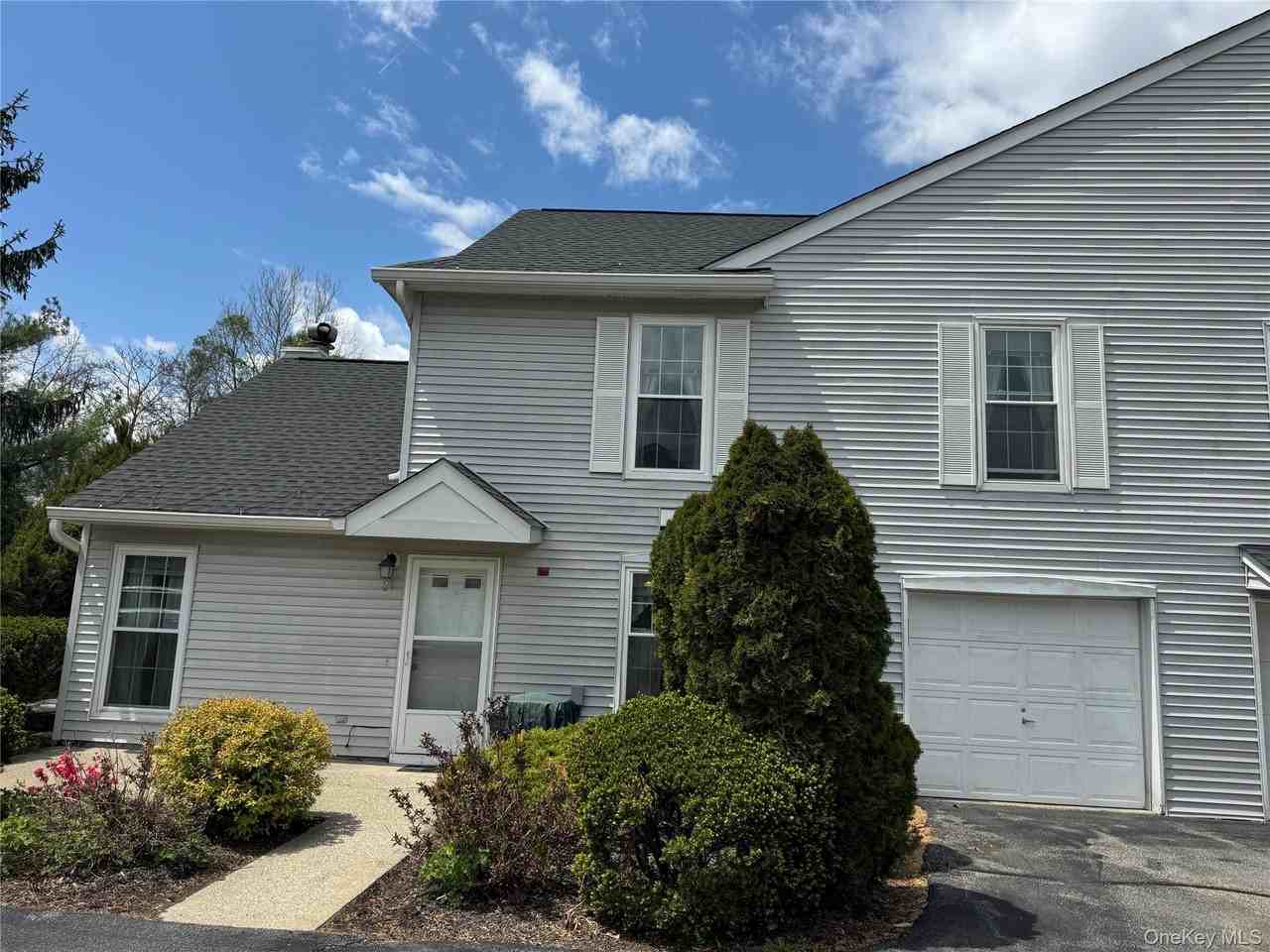 24 Olde Wagon Rd - Photo 2 of 47