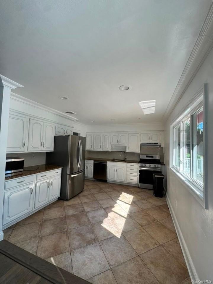 10 Dartmouth Dr - Photo 2 of 8
