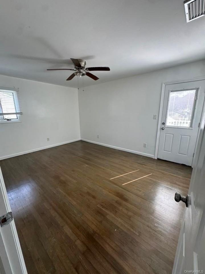 10 Dartmouth Dr - Photo 6 of 8