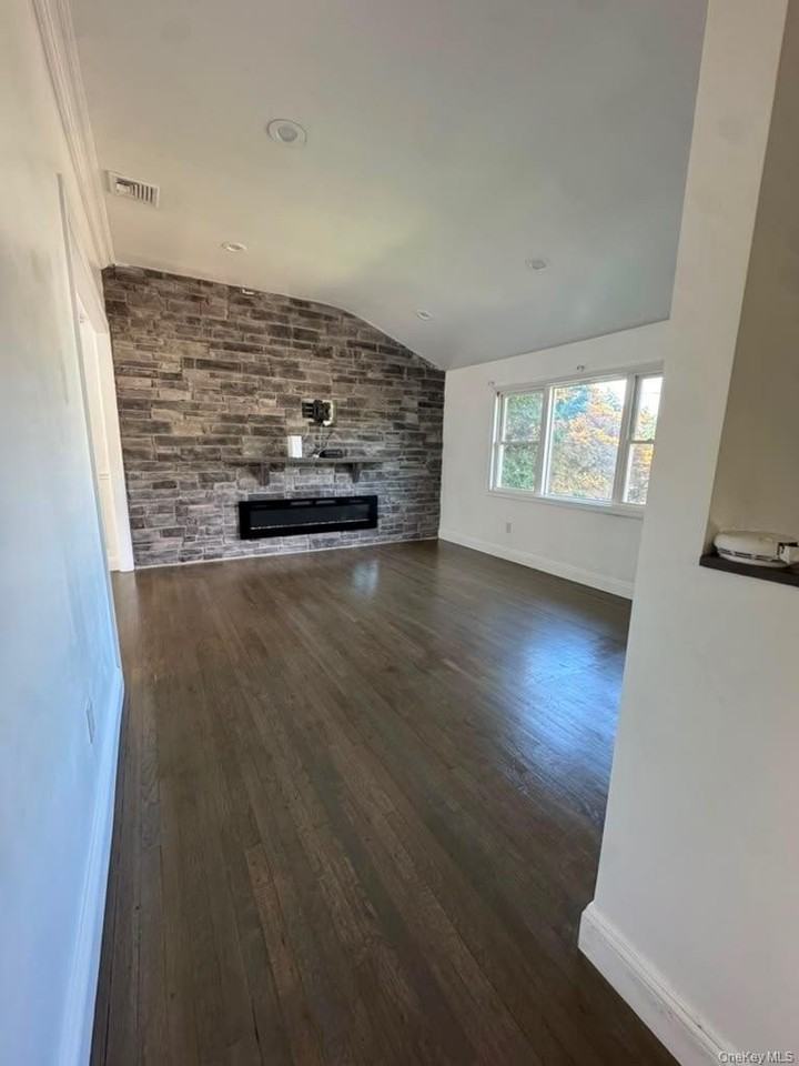 10 Dartmouth Dr - Photo 7 of 8