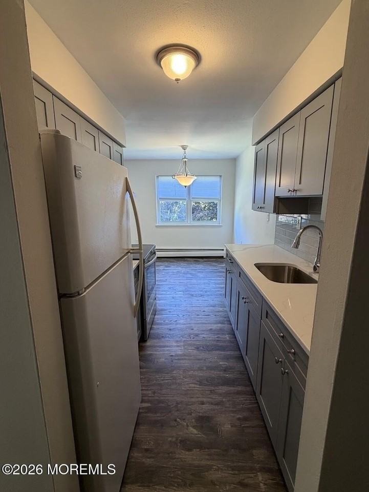80 Manchester Ct #E - Photo 5 of 19