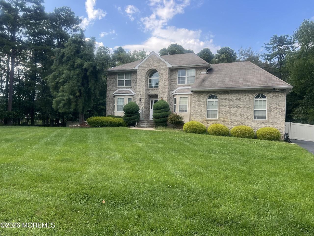 6 Nancy Ct - Photo 2 of 12
