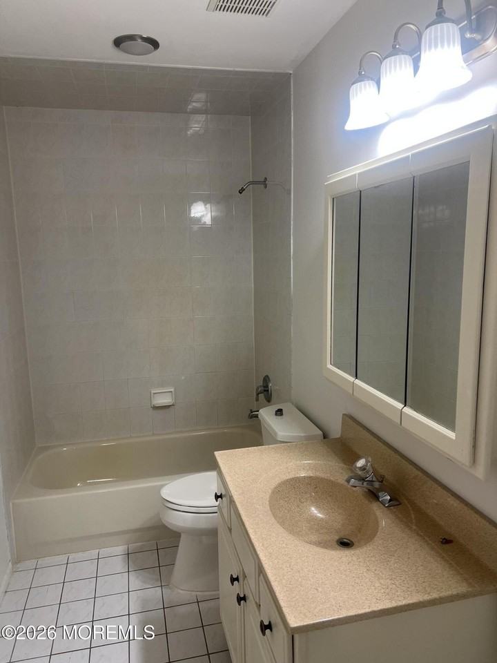6 Nancy Ct - Photo 5 of 12