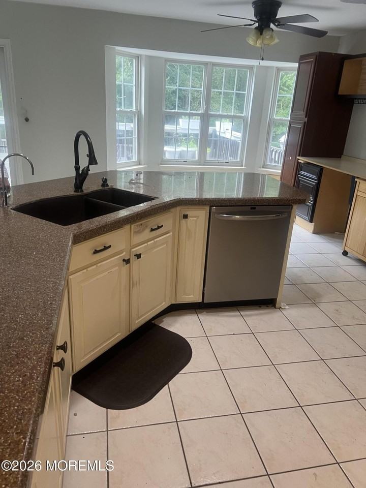 6 Nancy Ct - Photo 6 of 12