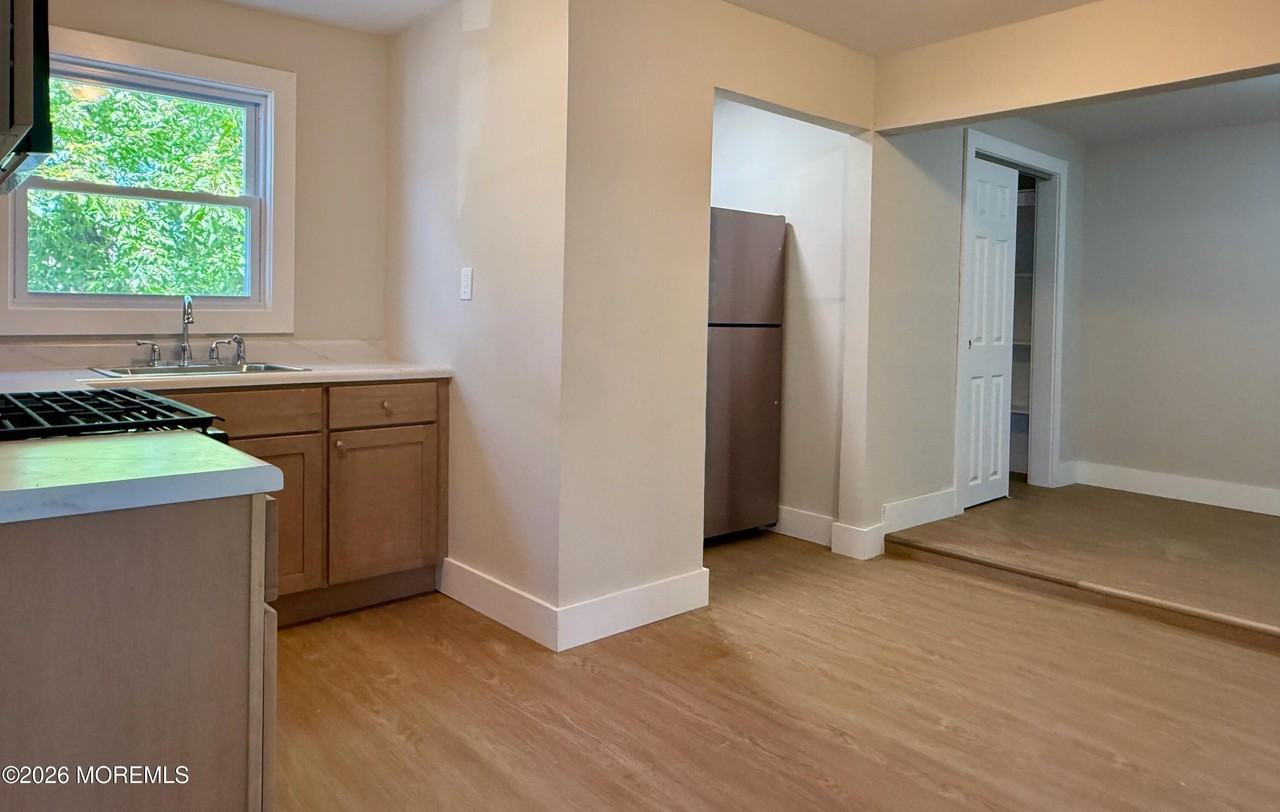 1215 11th Ave - Photo 7 of 15
