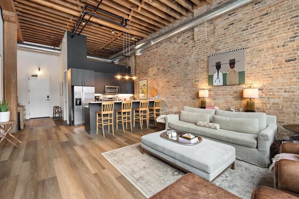 818 N Wolcott Ave #208 - Photo 4 of 13