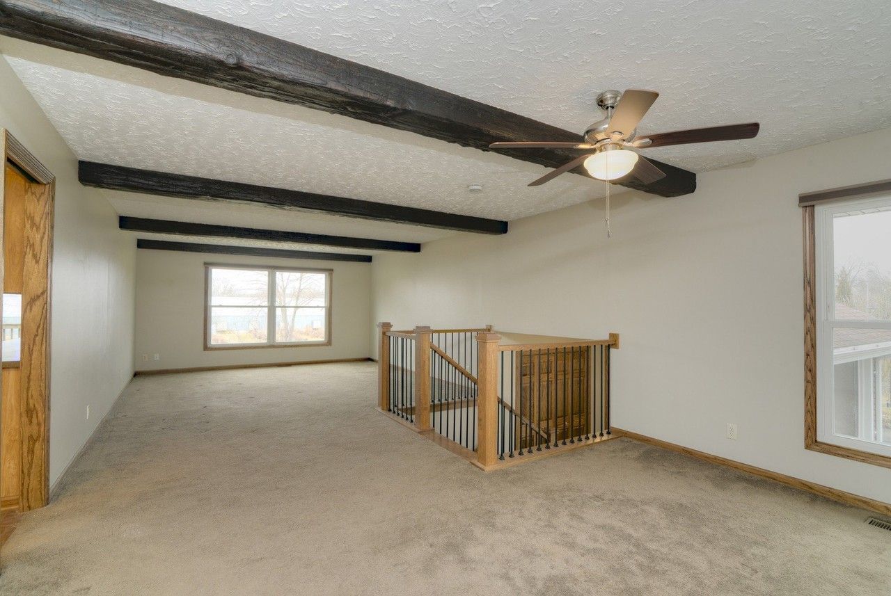 1070 Center Dr - Photo 4 of 41