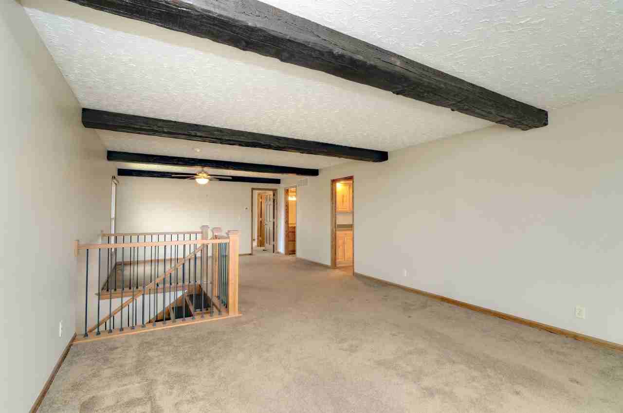 1070 Center Dr - Photo 7 of 41