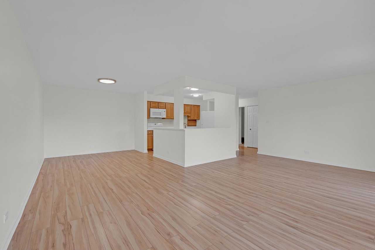 1415 E Central Rd #305A - Photo 3 of 18