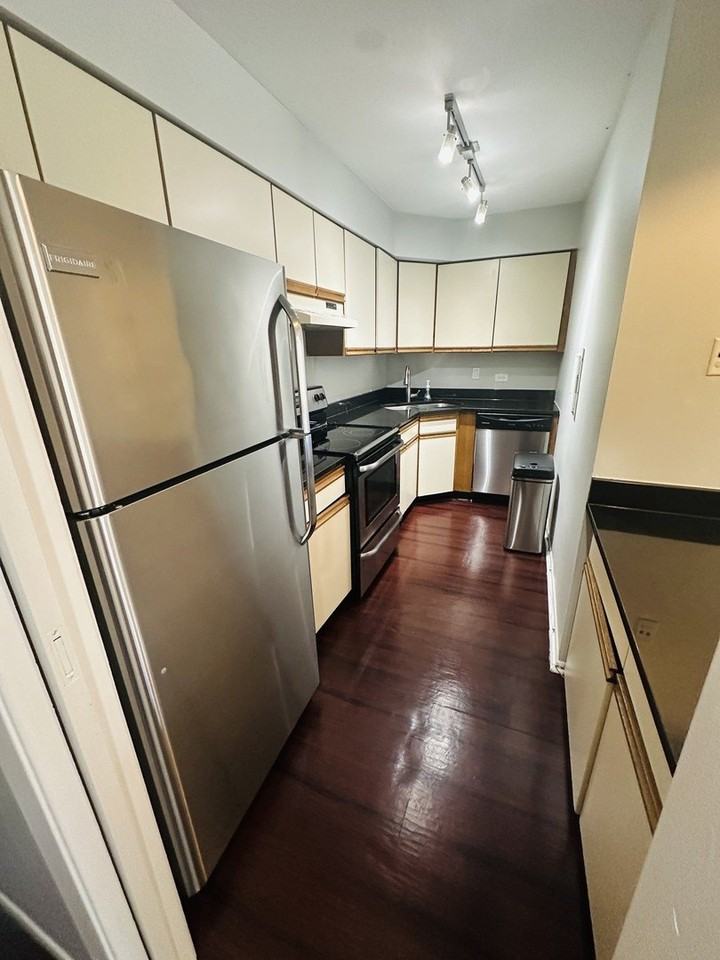 1950 Cherry Ln #315 - Photo 3 of 11